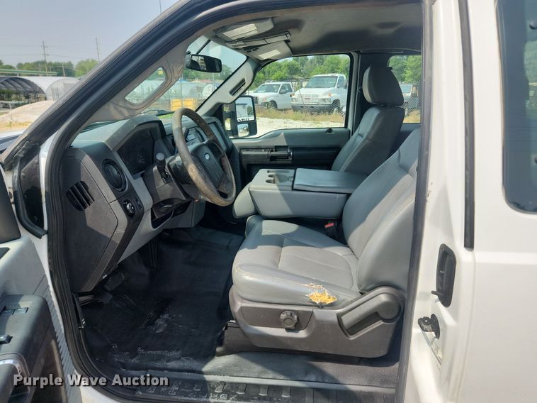 image for item OK9562 2016 Ford F450 Super Duty XL  flatbed truck