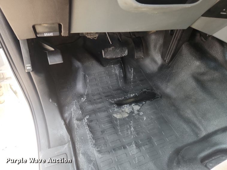 image for item OK9562 2016 Ford F450 Super Duty XL  flatbed truck