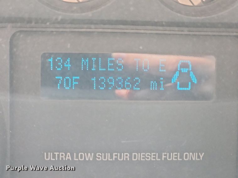 image for item OK9562 2016 Ford F450 Super Duty XL  flatbed truck