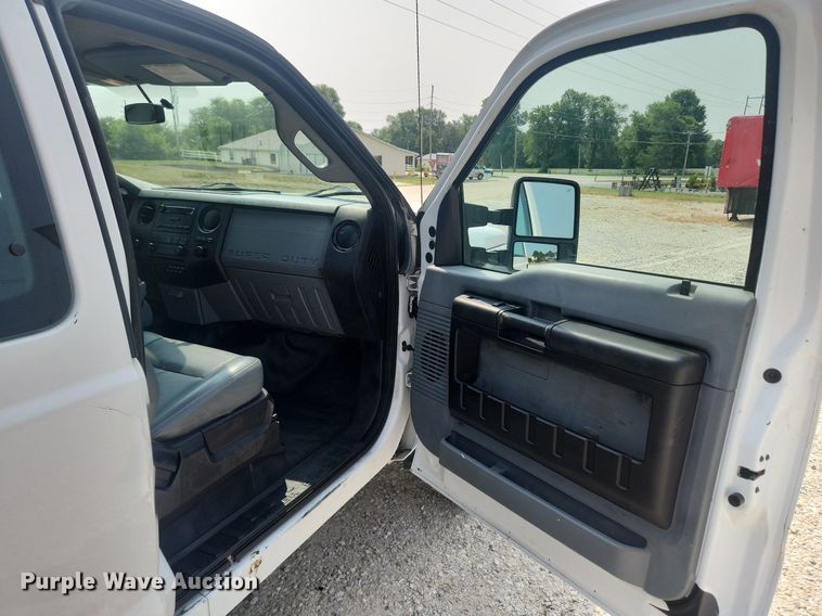 image for item OK9562 2016 Ford F450 Super Duty XL  flatbed truck