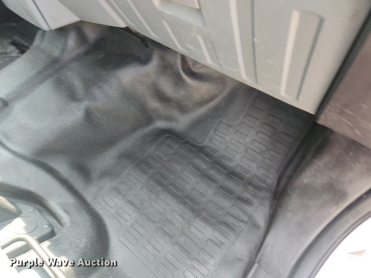 image for item OK9562 2016 Ford F450 Super Duty XL  flatbed truck