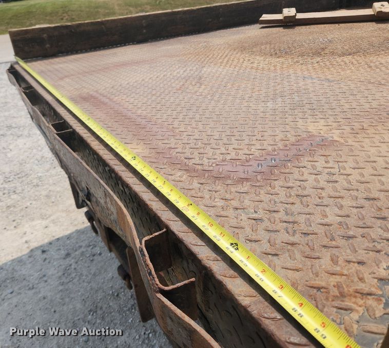 image for item OK9562 2016 Ford F450 Super Duty XL  flatbed truck