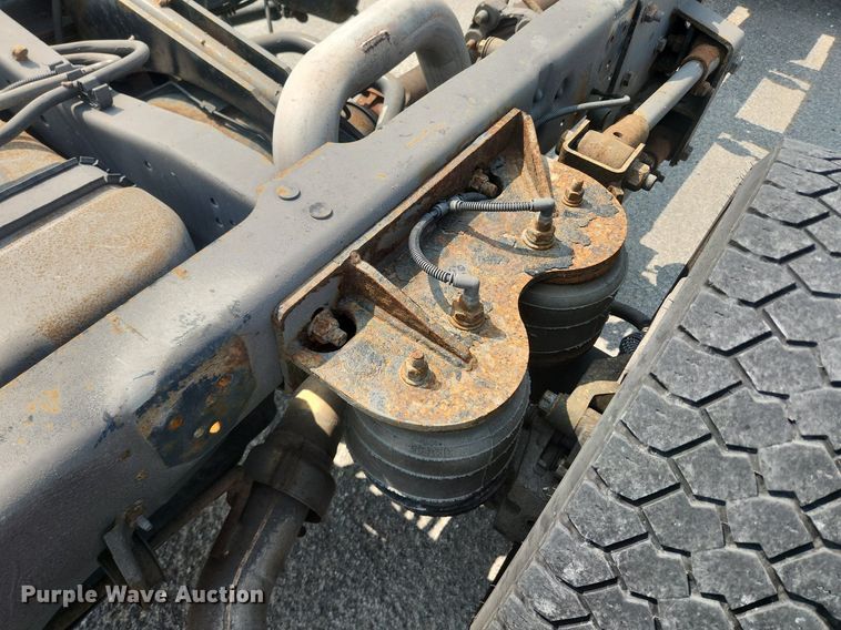 image for item OK9570 2009 Ford F450 Super Duty XLT  truck cab and chassis