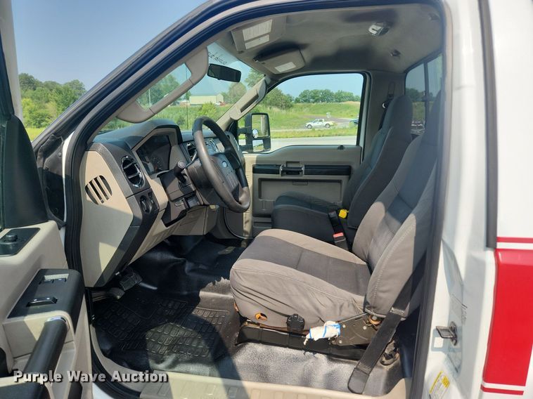 image for item OK9570 2009 Ford F450 Super Duty XLT  truck cab and chassis