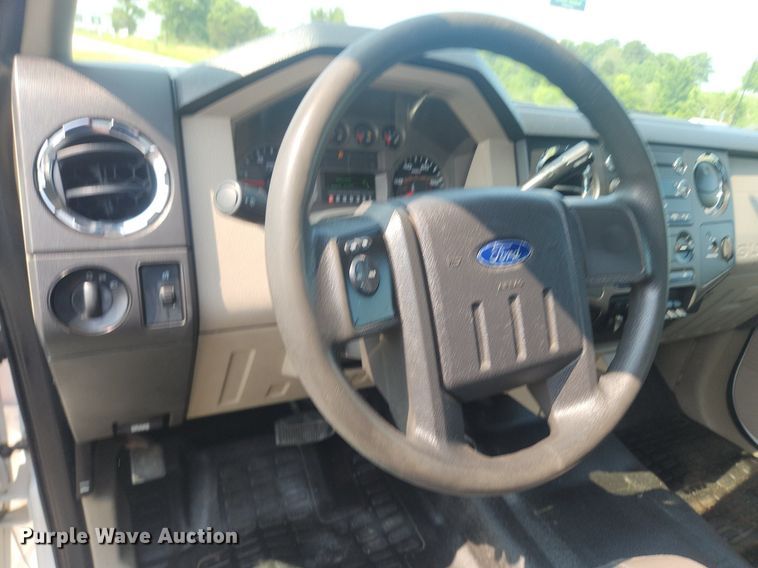 image for item OK9570 2009 Ford F450 Super Duty XLT  truck cab and chassis