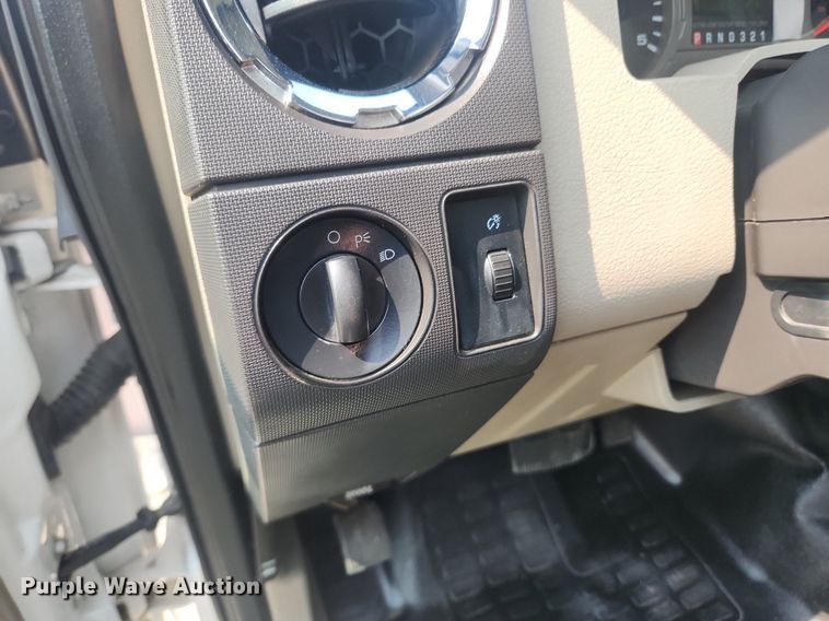 image for item OK9570 2009 Ford F450 Super Duty XLT  truck cab and chassis