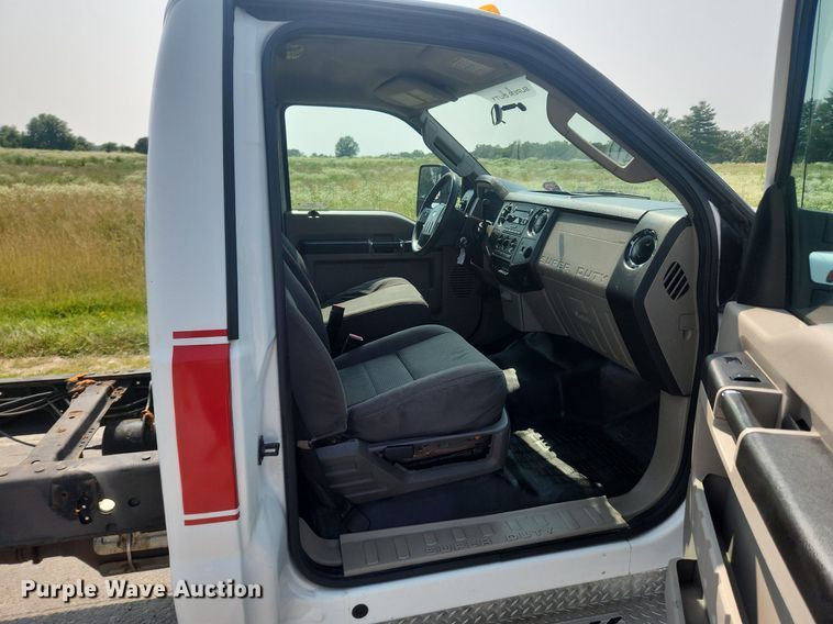 image for item OK9570 2009 Ford F450 Super Duty XLT  truck cab and chassis