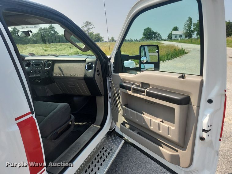 image for item OK9570 2009 Ford F450 Super Duty XLT  truck cab and chassis