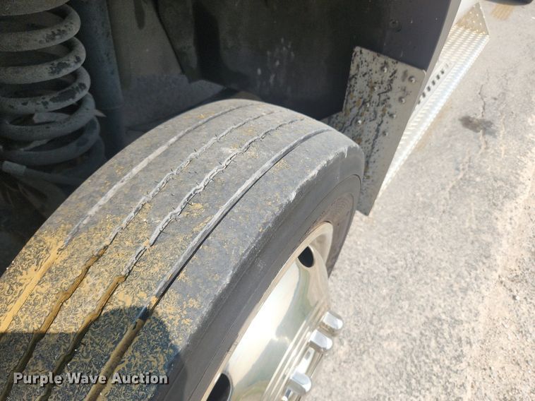 image for item OK9570 2009 Ford F450 Super Duty XLT  truck cab and chassis