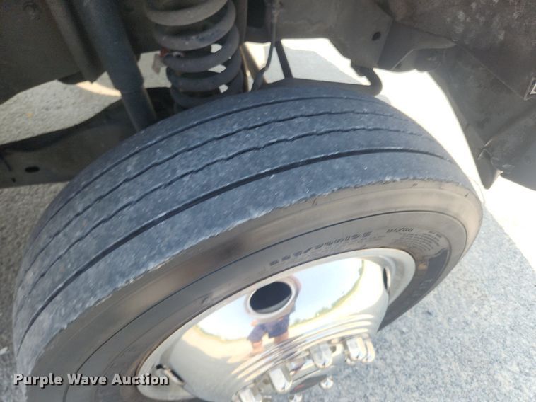 image for item OK9570 2009 Ford F450 Super Duty XLT  truck cab and chassis