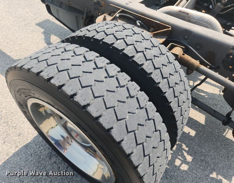 image for item OK9570 2009 Ford F450 Super Duty XLT  truck cab and chassis