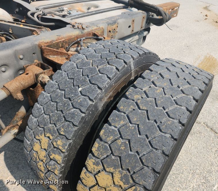 image for item OK9570 2009 Ford F450 Super Duty XLT  truck cab and chassis