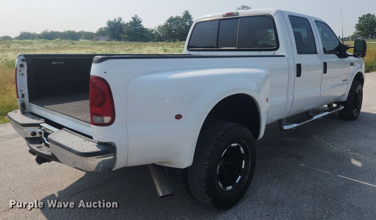 image for item OK9571 2003 Ford F350 Super Duty Lariat  Crew Cab pickup truck