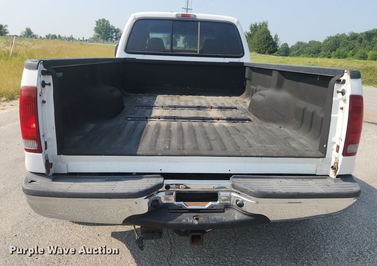 image for item OK9571 2003 Ford F350 Super Duty Lariat  Crew Cab pickup truck