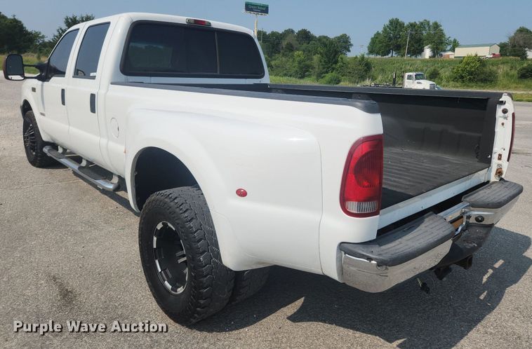 image for item OK9571 2003 Ford F350 Super Duty Lariat  Crew Cab pickup truck