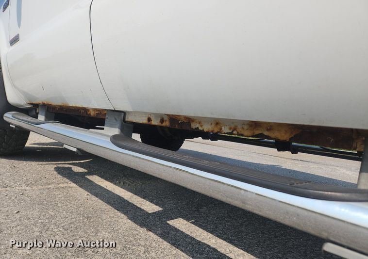 image for item OK9571 2003 Ford F350 Super Duty Lariat  Crew Cab pickup truck