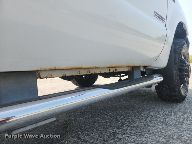 image for item OK9571 2003 Ford F350 Super Duty Lariat  Crew Cab pickup truck