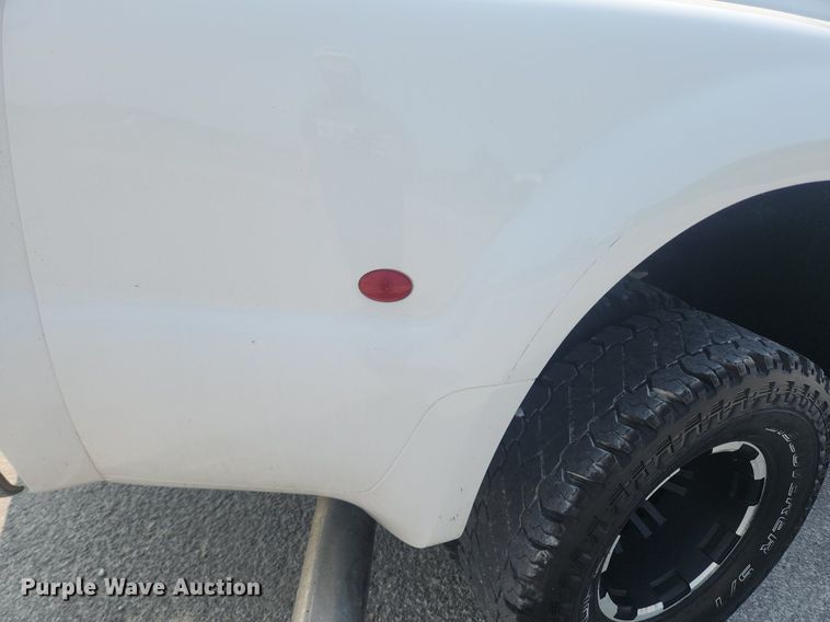 image for item OK9571 2003 Ford F350 Super Duty Lariat  Crew Cab pickup truck