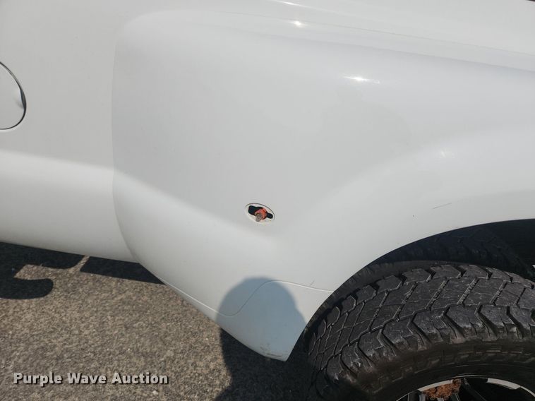 image for item OK9571 2003 Ford F350 Super Duty Lariat  Crew Cab pickup truck