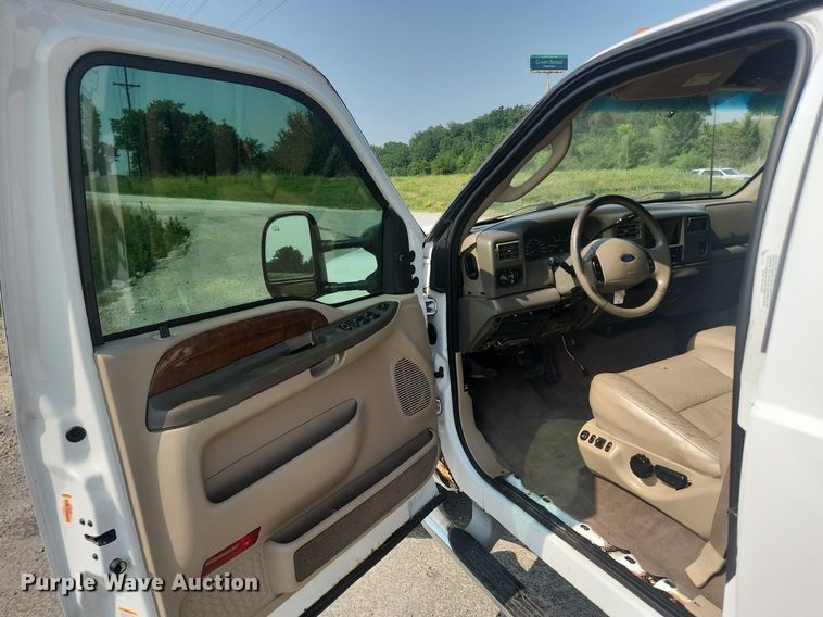 image for item OK9571 2003 Ford F350 Super Duty Lariat  Crew Cab pickup truck