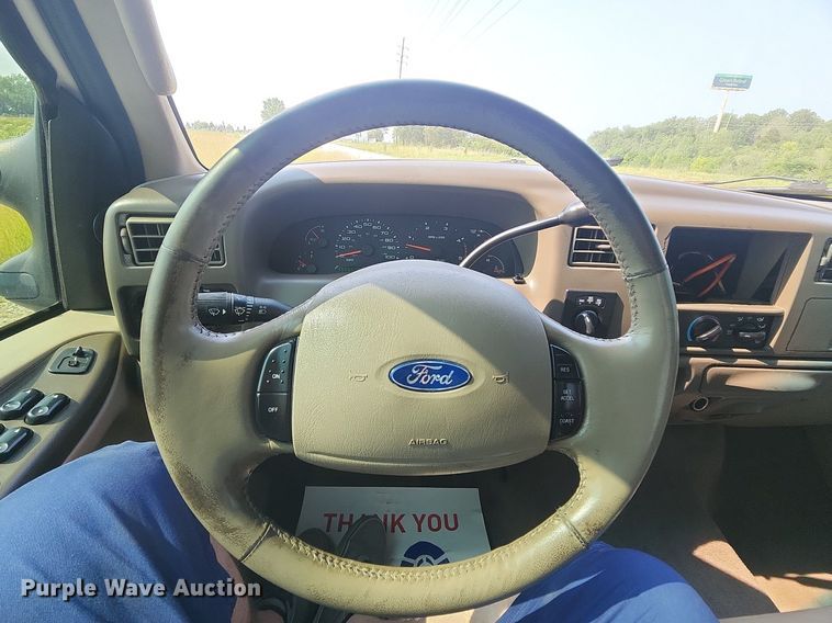 image for item OK9571 2003 Ford F350 Super Duty Lariat  Crew Cab pickup truck