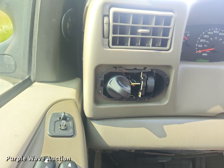 image for item OK9571 2003 Ford F350 Super Duty Lariat  Crew Cab pickup truck