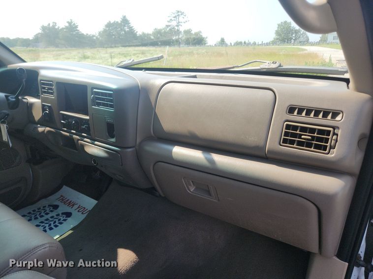 image for item OK9571 2003 Ford F350 Super Duty Lariat  Crew Cab pickup truck