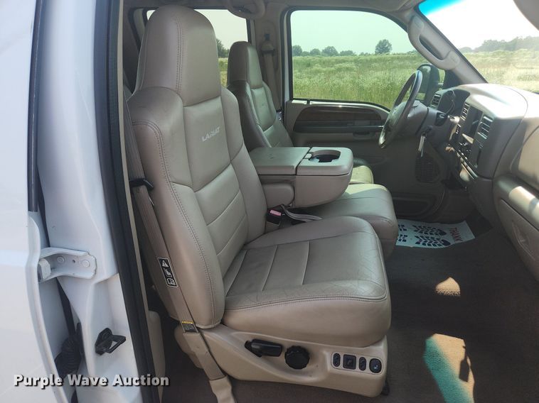 image for item OK9571 2003 Ford F350 Super Duty Lariat  Crew Cab pickup truck