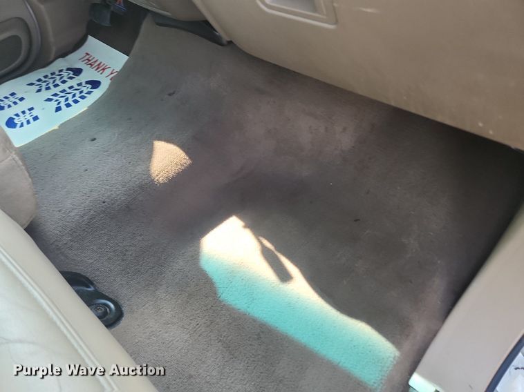 image for item OK9571 2003 Ford F350 Super Duty Lariat  Crew Cab pickup truck