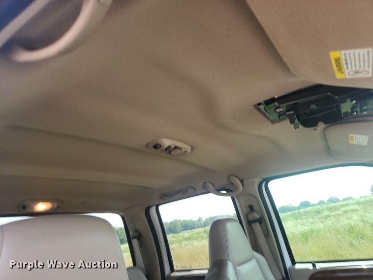 image for item OK9571 2003 Ford F350 Super Duty Lariat  Crew Cab pickup truck