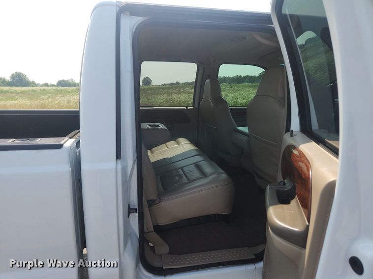 image for item OK9571 2003 Ford F350 Super Duty Lariat  Crew Cab pickup truck