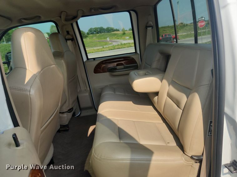 image for item OK9571 2003 Ford F350 Super Duty Lariat  Crew Cab pickup truck