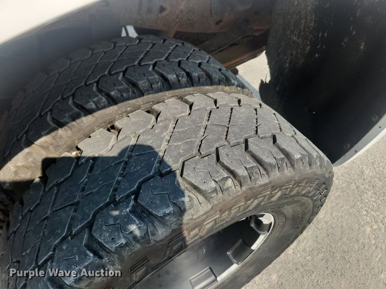 image for item OK9571 2003 Ford F350 Super Duty Lariat  Crew Cab pickup truck