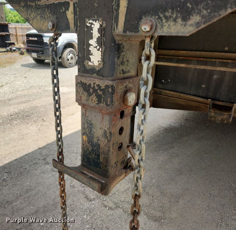 image for item OK9576 2003 Wells Cargo CVC3625  enclosed cargo trailer