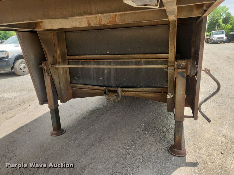 image for item OK9576 2003 Wells Cargo CVC3625  enclosed cargo trailer