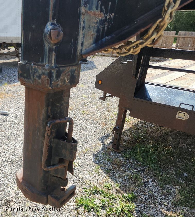 image for item OK9585 2013 Big Tex 22GN-28BK+5CP  equipment trailer