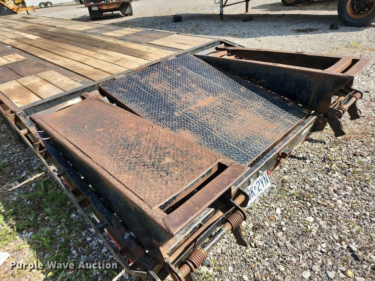 image for item OK9585 2013 Big Tex 22GN-28BK+5CP  equipment trailer