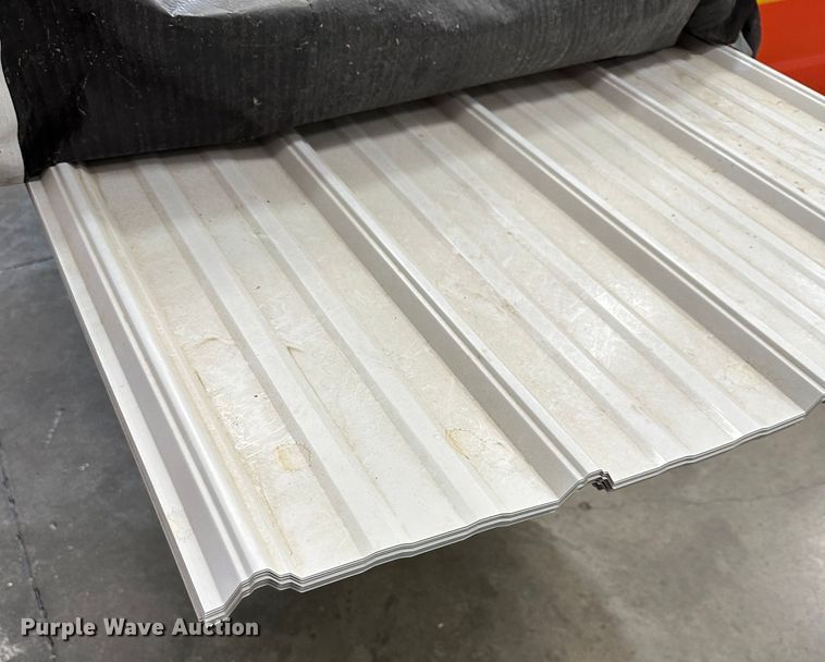 image for item ZA0250 (44) sheets of metal siding/roofing