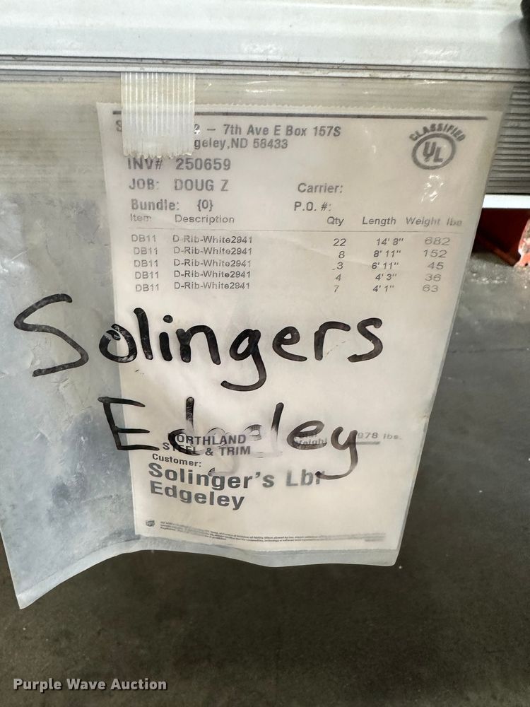 image for item ZA0250 (44) sheets of metal siding/roofing