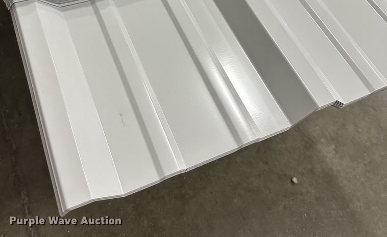 image for item ZA0251 (37) sheets of metal siding/roofing