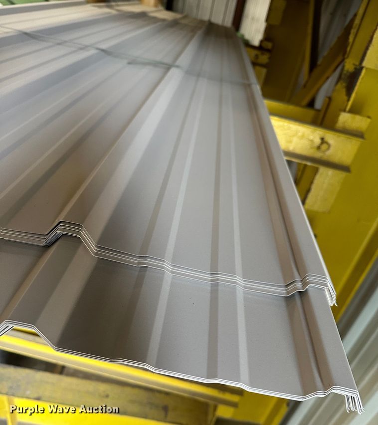 image for item ZA0252 (40) sheets of metal siding/roofing