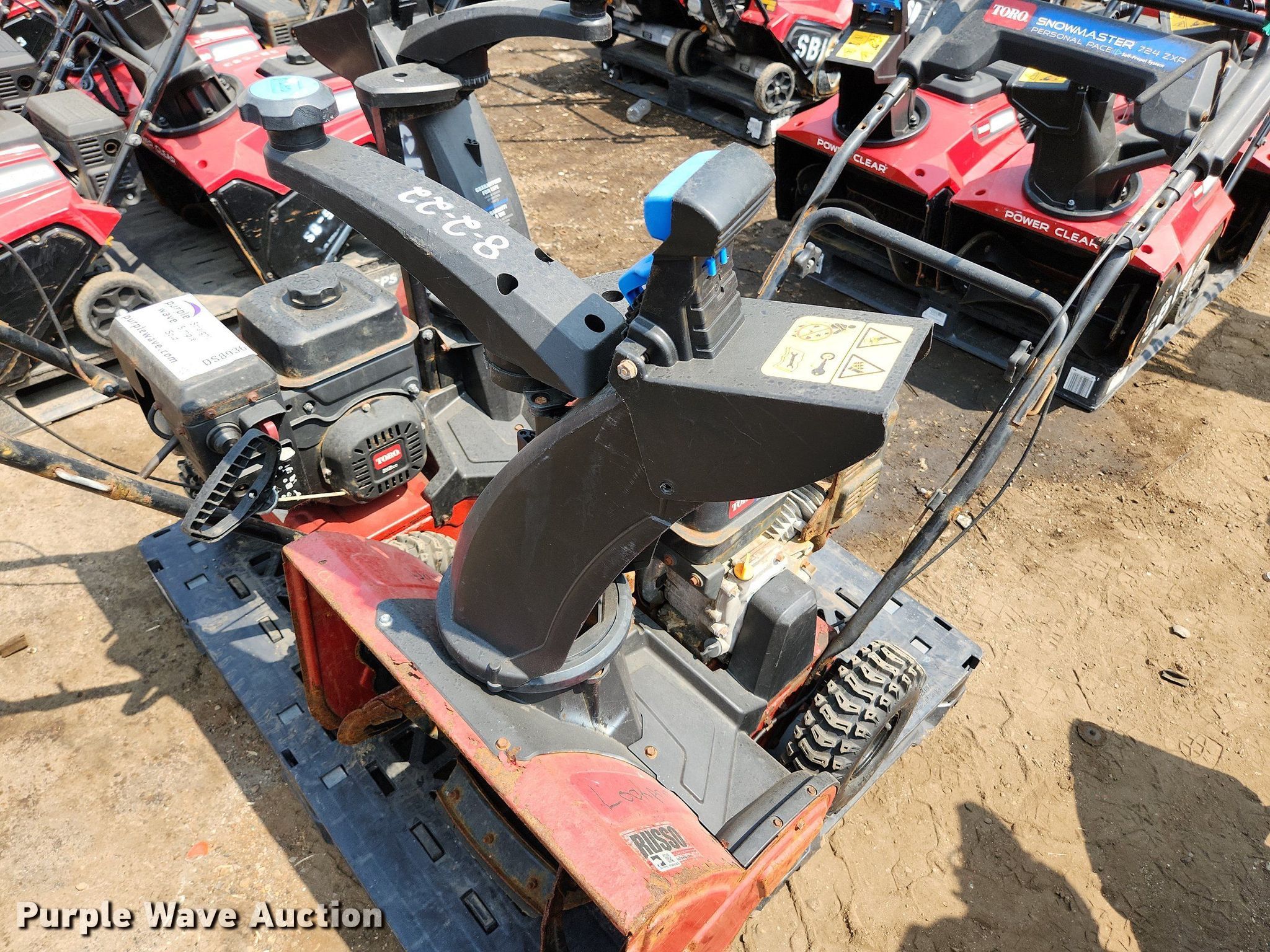 (2) Toro Snowmaster 724 ZXR snow blowers in Elgin, IL Item DS8936