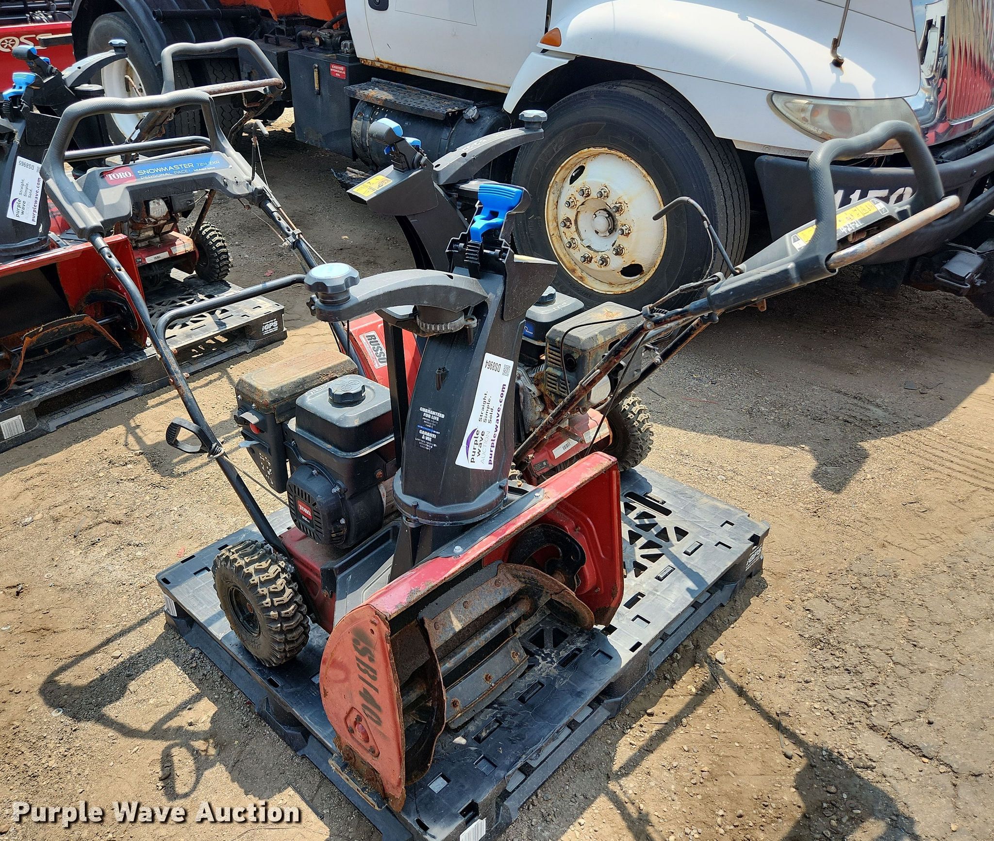(2) Toro Snowmaster 724 ZXR snow blowers in Elgin, IL Item DS8964