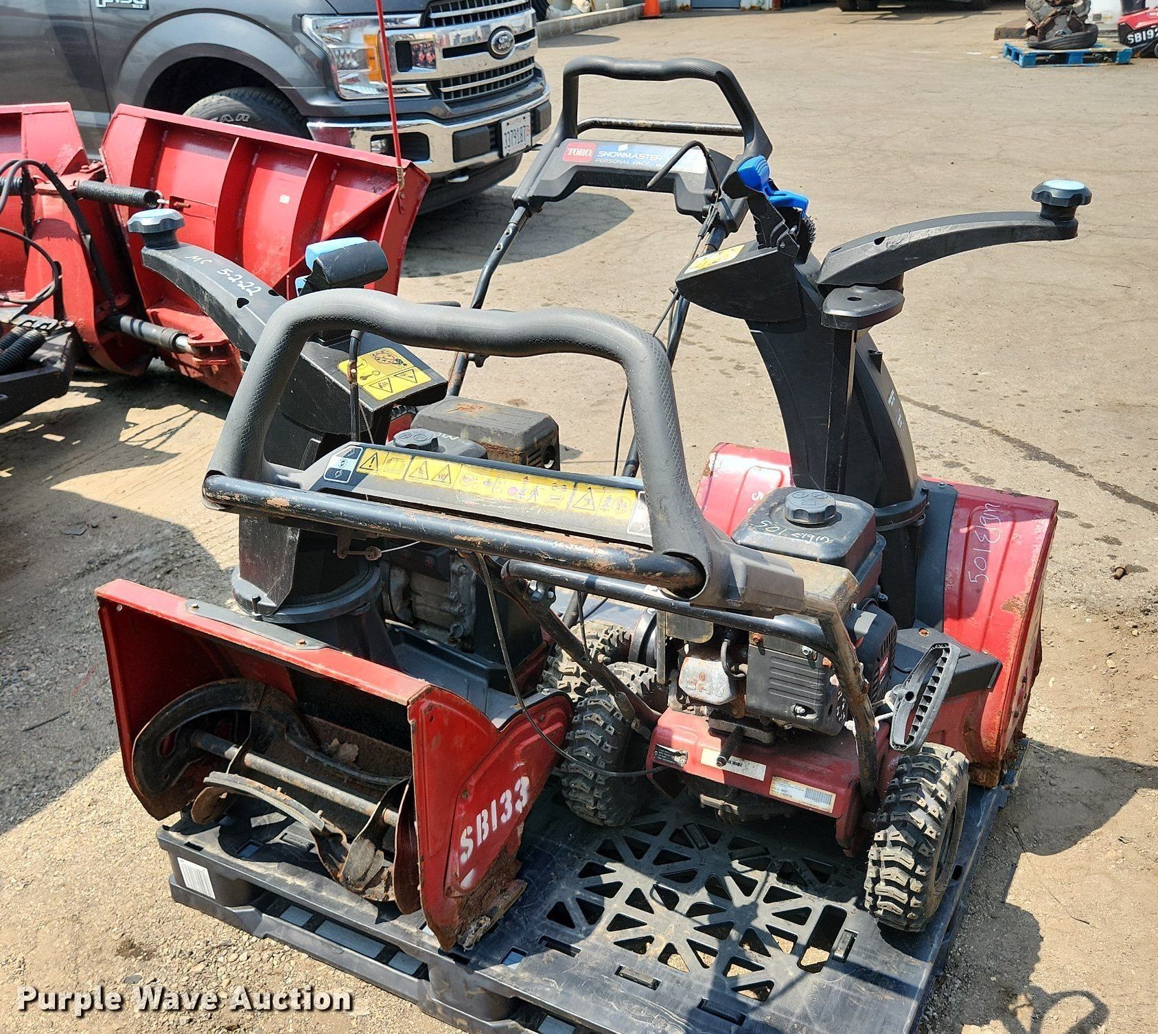 (2) Toro Snowmaster 724 ZXR snow blowers in Elgin, IL Item DS8964