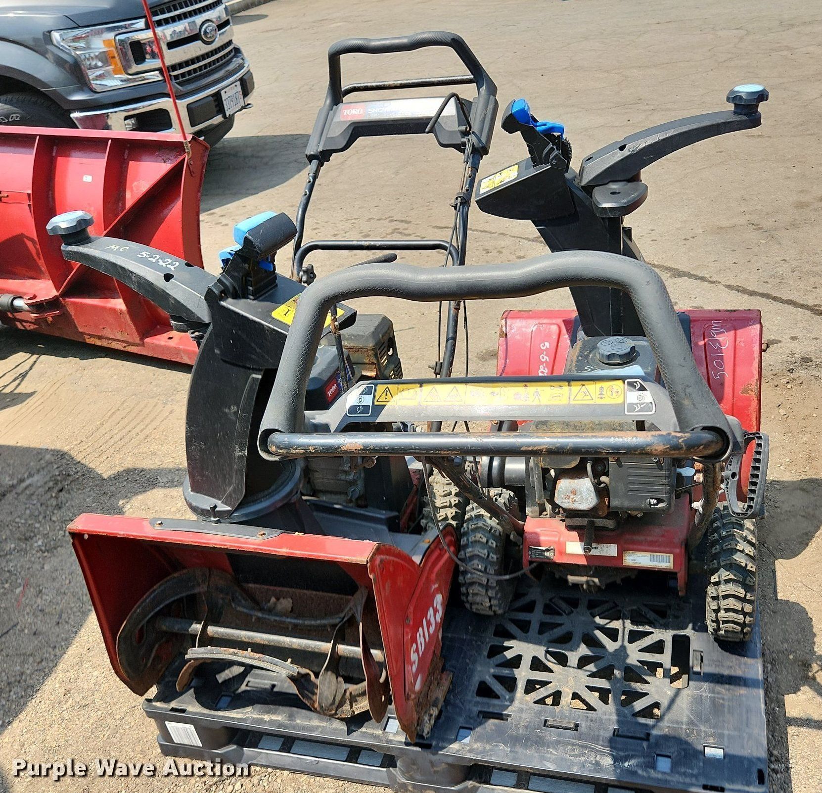 (2) Toro Snowmaster 724 ZXR snow blowers in Elgin, IL Item DS8964 for
