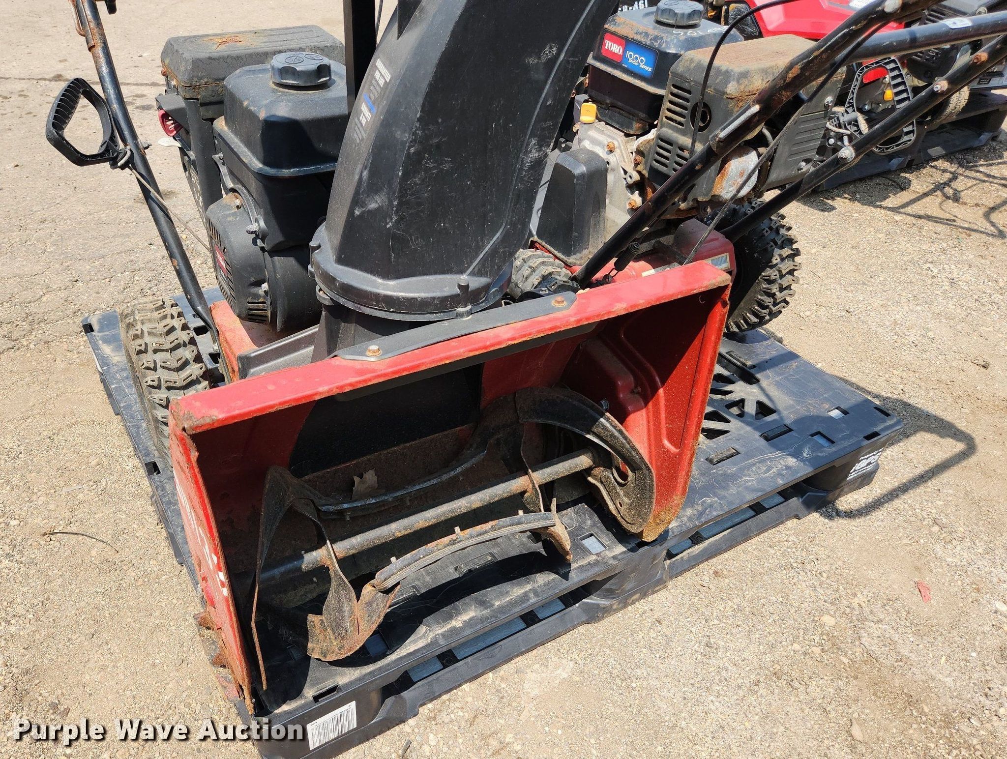 (2) Toro Snowmaster 724 ZXR snow blowers in Elgin, IL Item DS8964