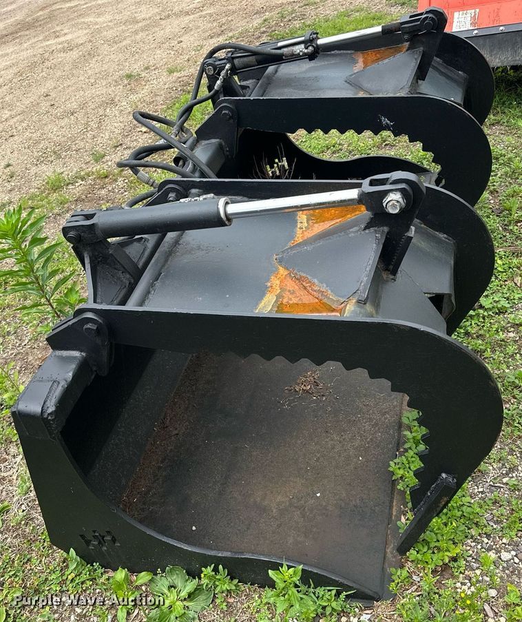 image for item AF9647 Skid steer grapple bucket