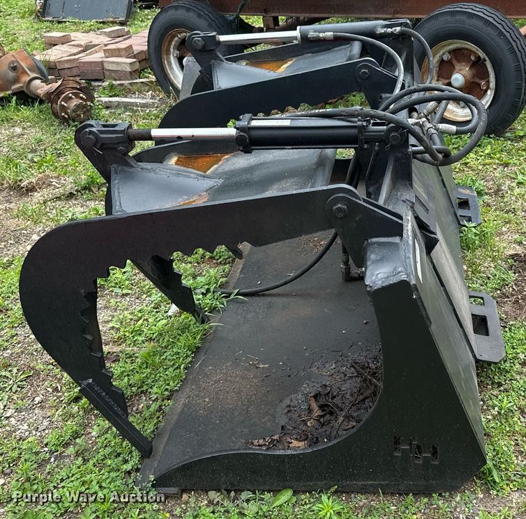 image for item AF9647 Skid steer grapple bucket