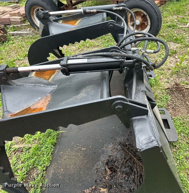 image for item AF9647 Skid steer grapple bucket
