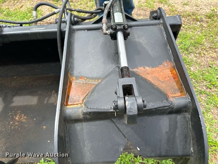 image for item AF9647 Skid steer grapple bucket